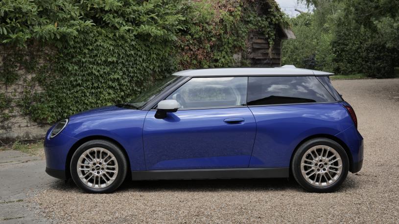 3441808 135kW E Classic [Level 1] 41kWh 3dr Auto