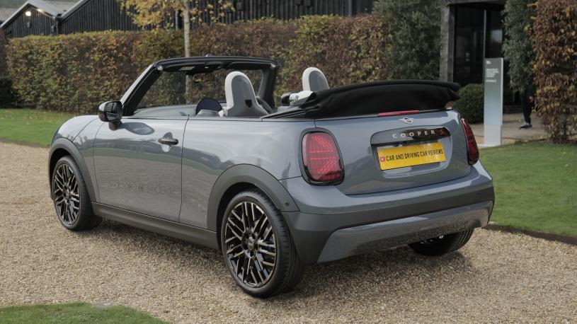 3441906 2.0 S Sport [Level 2] 2dr Auto